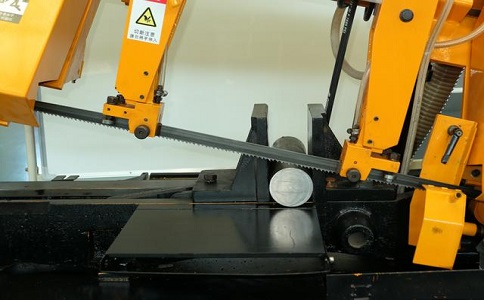 兴业数控带锯床自动送料精度会出现偏差吗？